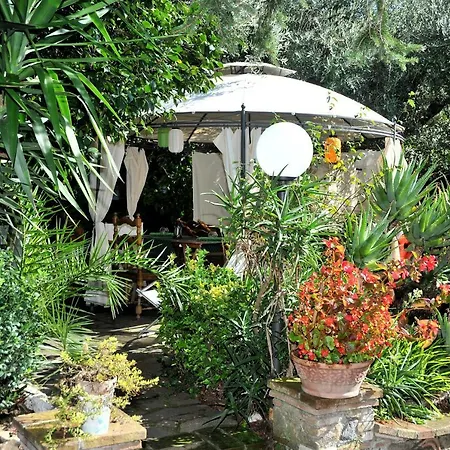 לינה וארוחת בוקר Casa Pontecorvi *