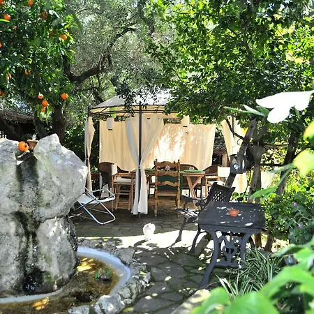 Casa Pontecorvi לינה וארוחת בוקר ולטרי