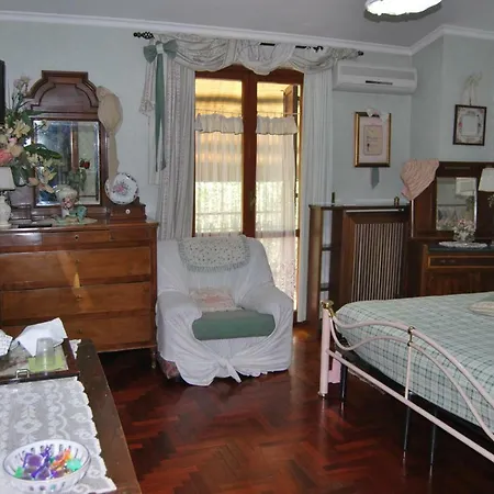 Casa Pontecorvi לינה וארוחת בוקר