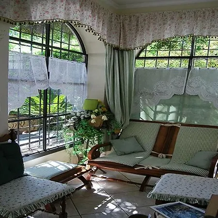 Casa Pontecorvi Bed & Breakfast *